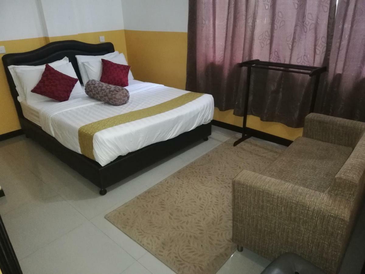 Beach Arena Inn Хулхумале Экстерьер фото