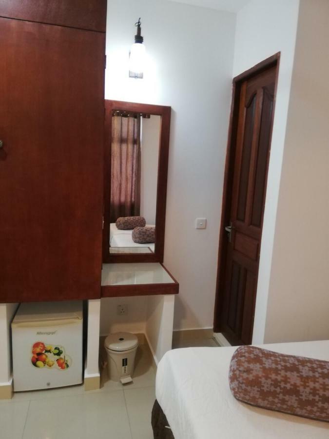 Beach Arena Inn Хулхумале Экстерьер фото